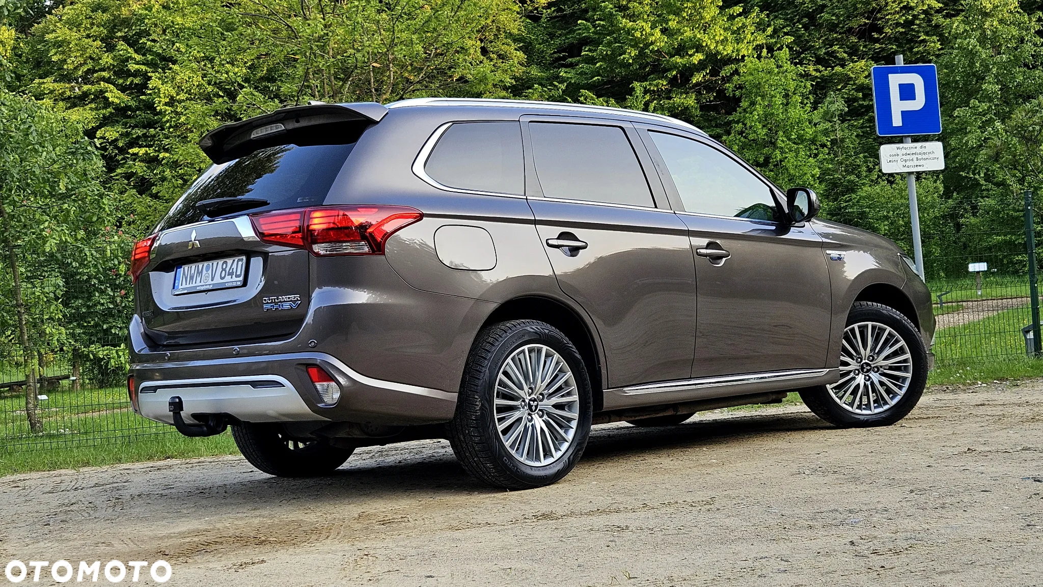 Mitsubishi Outlander PHEV Intense + - 4