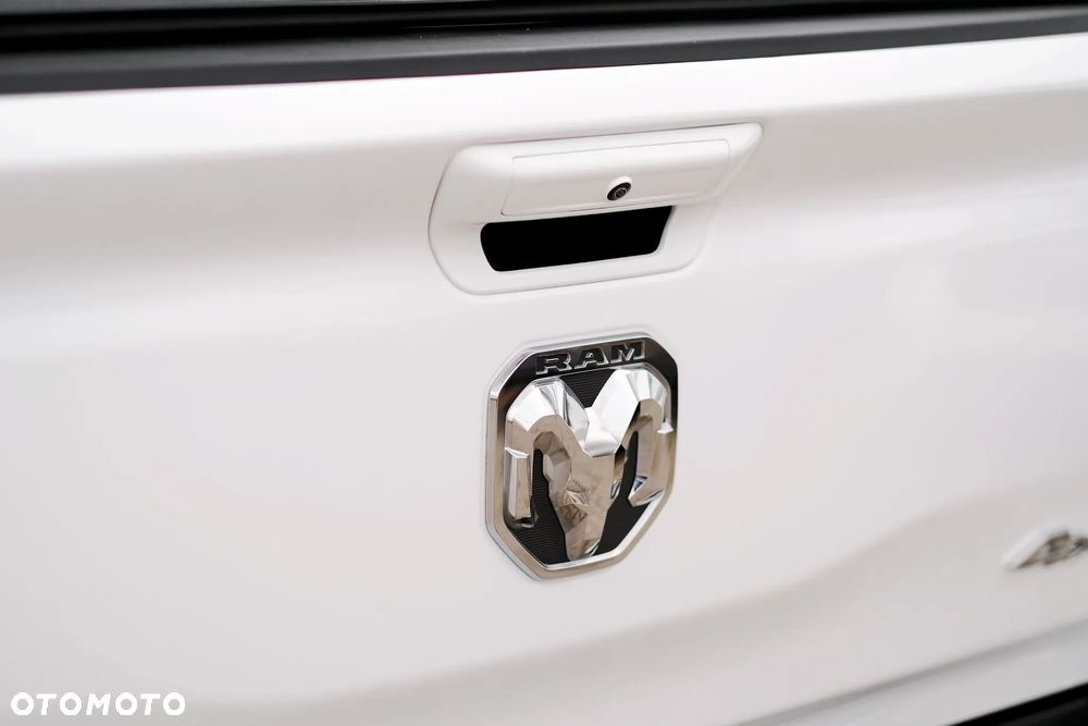 RAM 1500 Crew Cab Shortbed Bighorn - 15
