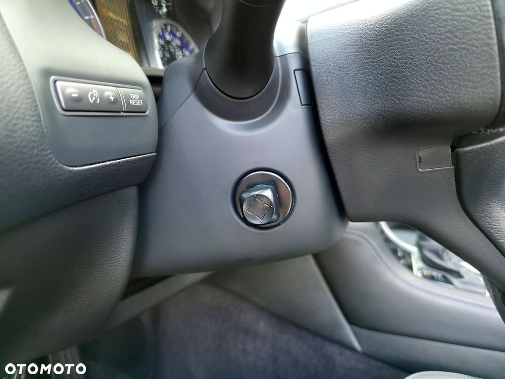 Infiniti Q60 - 16