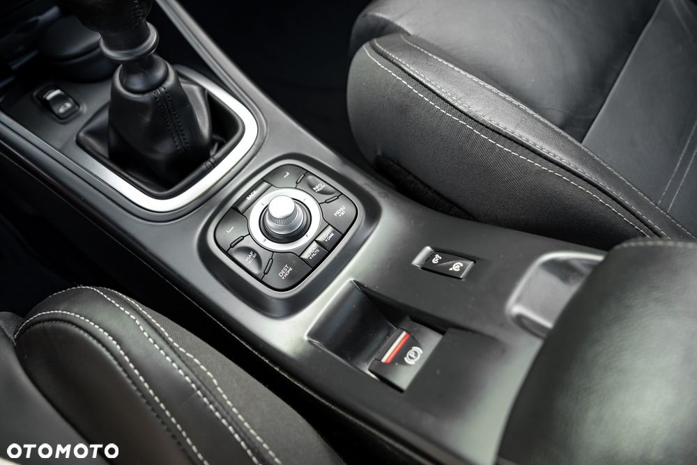 Renault Megane TCe 180 GT - 20