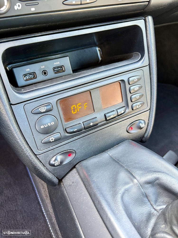 Porsche 911 (996) Carrera - 19