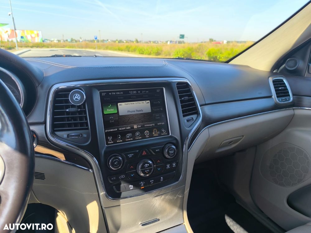 Jeep Grand Cherokee - 12