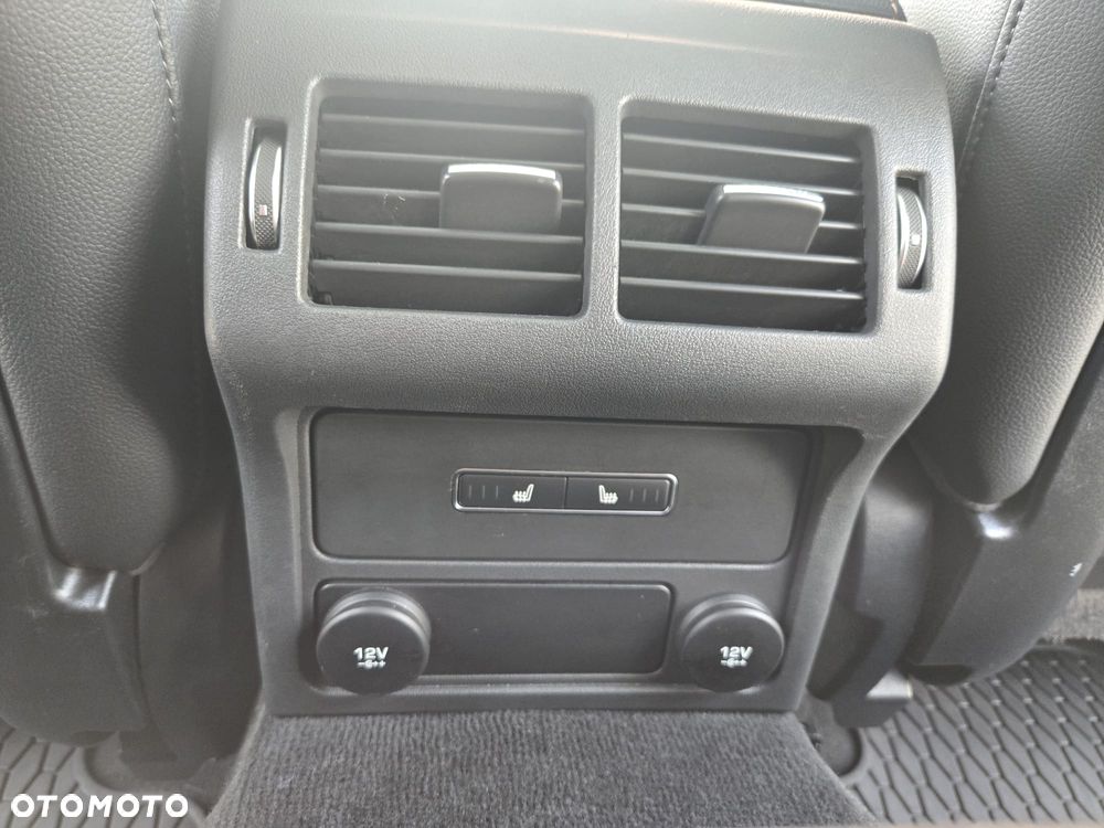 Jaguar XE P250 R-Dynamic Black - 23