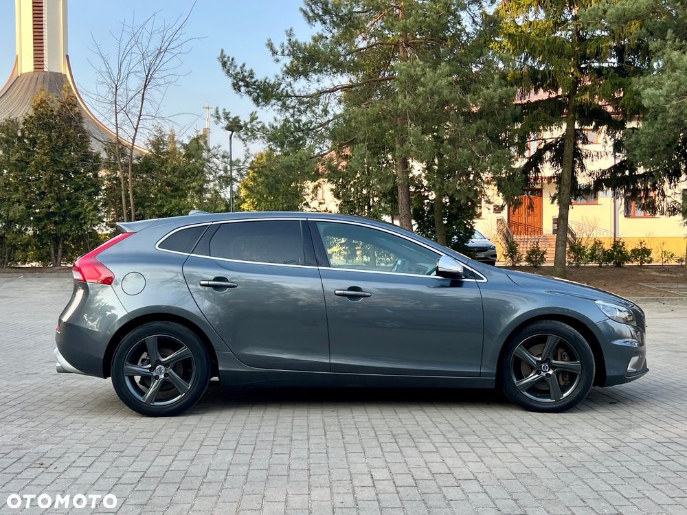 Volvo V40 D3 R Design - 8