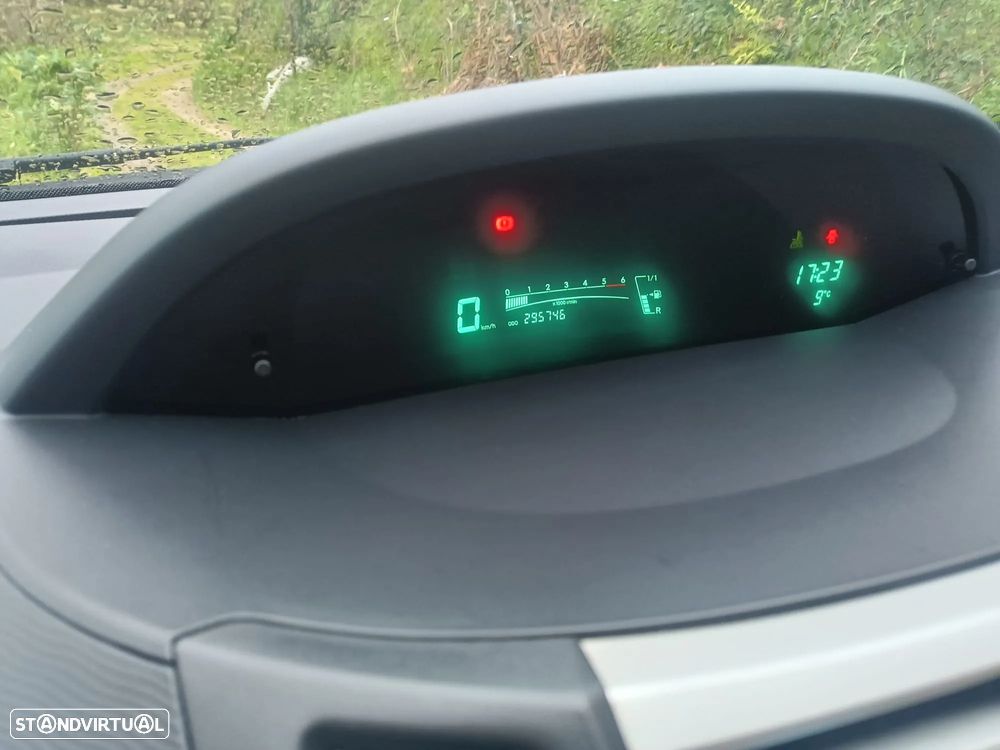 Toyota Yaris 1.4 D-4D AC Manual - 10