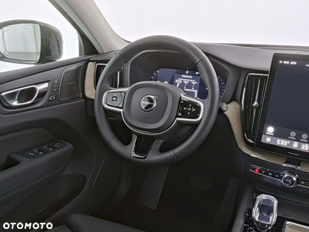 Volvo XC 60 B5 B AWD Plus Dark - 14
