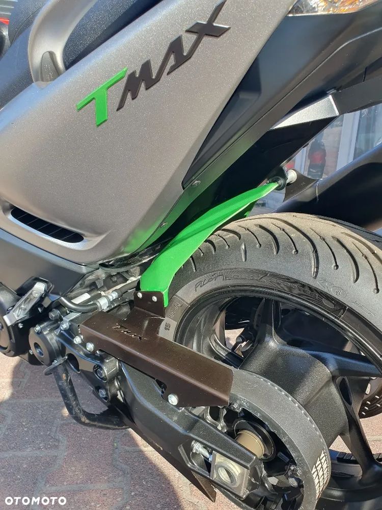 Yamaha Tmax - 12