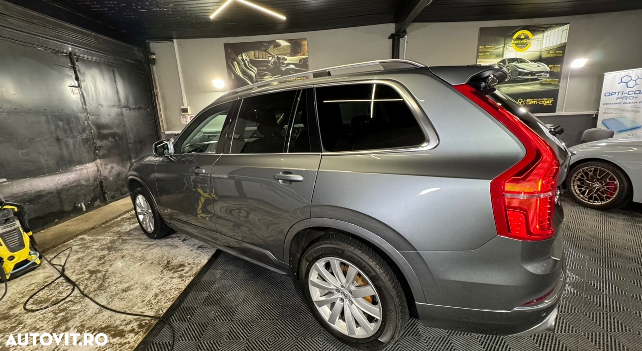 Volvo XC 90 D5 AWD Momentum - 4
