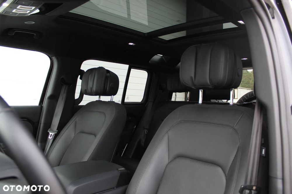 Land Rover Defender - 10