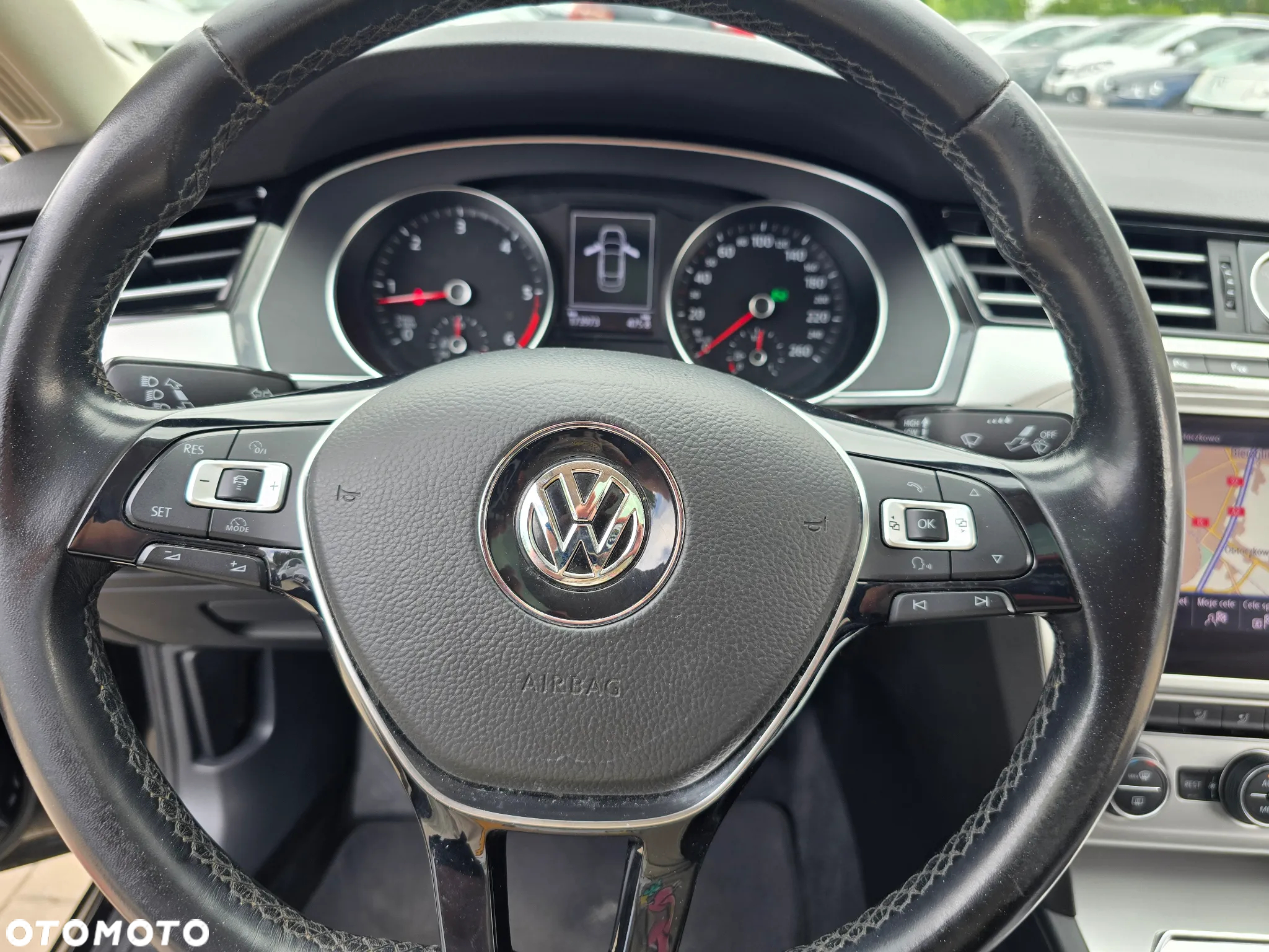 Volkswagen Passat - 28