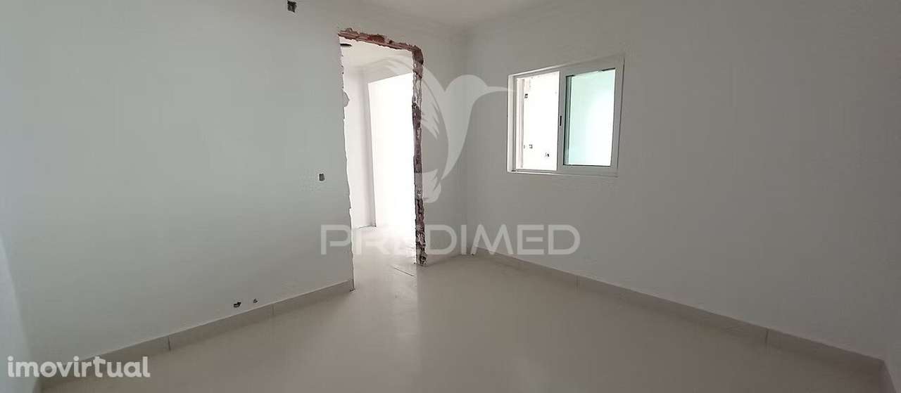 MORADIA T5 FOROS DE AMORA REMODELADA - Grande imagem: 3/13