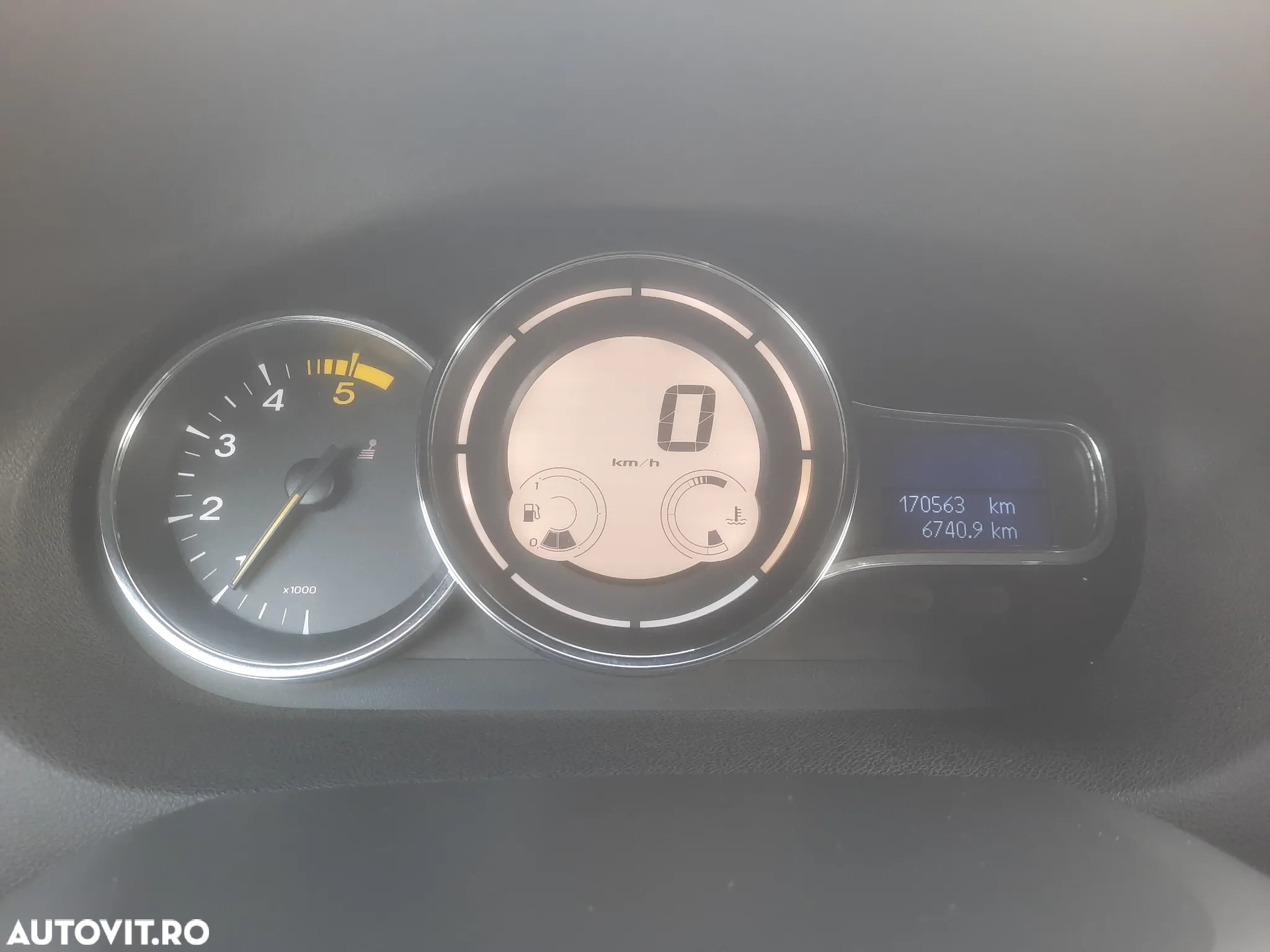 Renault Megane ENERGY dCi Zen - 13