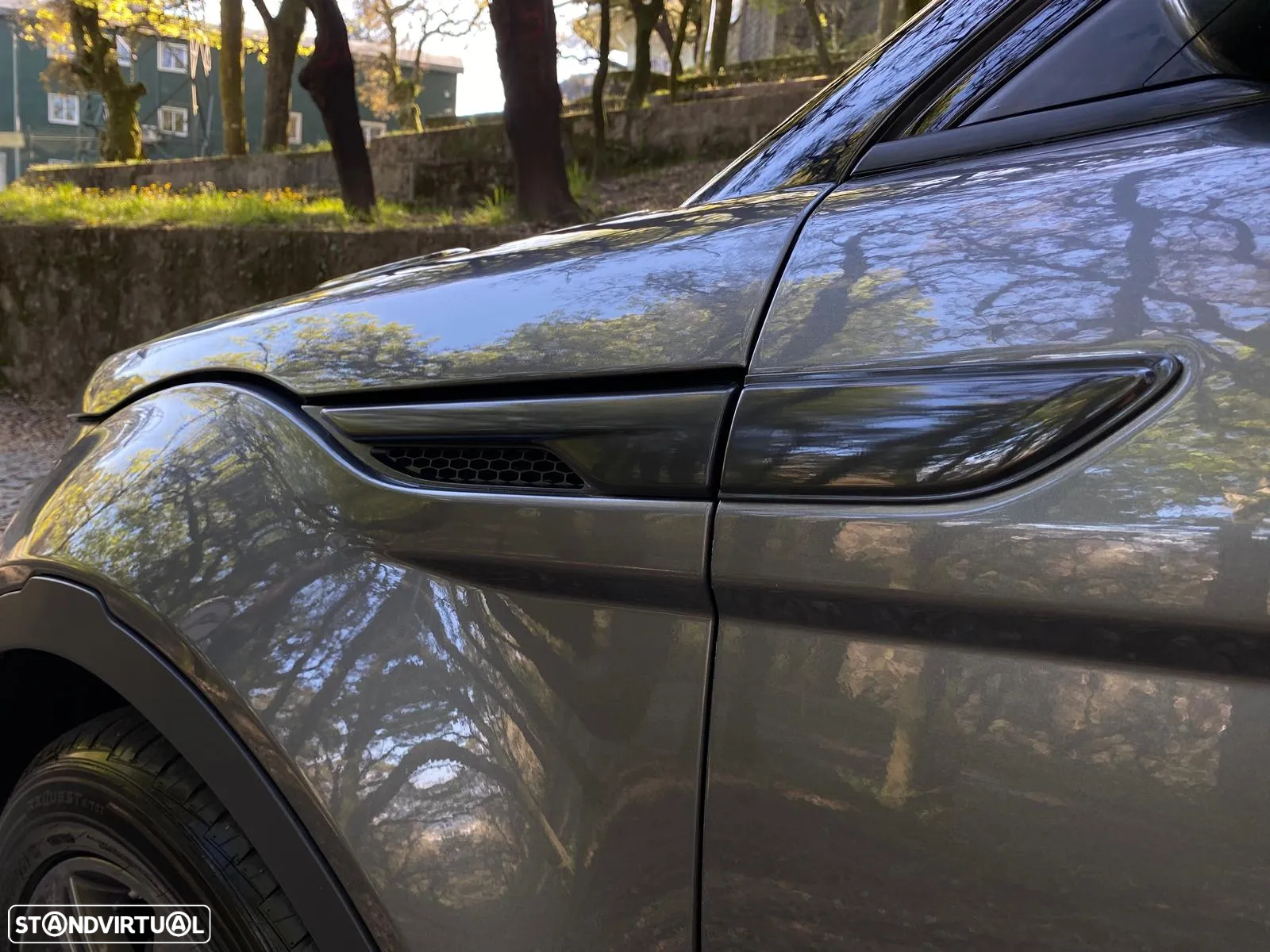 Land Rover Range Rover Evoque 2.0 D180 AWD R-Dynamic HSE Auto - 46