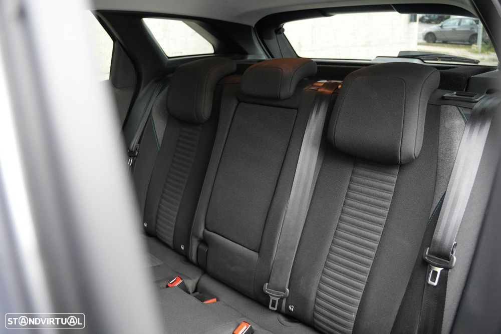 Peugeot 3008 1.2 PureTech Allure EAT8 - 22