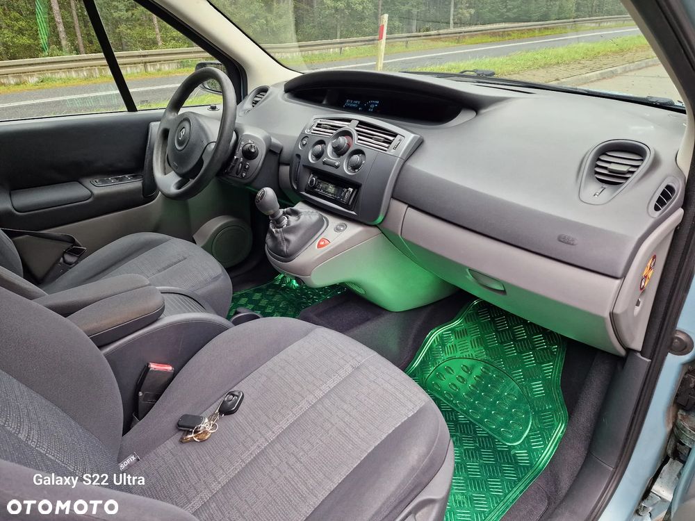 Renault Scenic 1.6 16V Emotion - 11