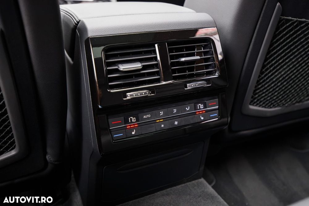 Volkswagen Touareg V6 TDI 4MOTION R-Line - 36