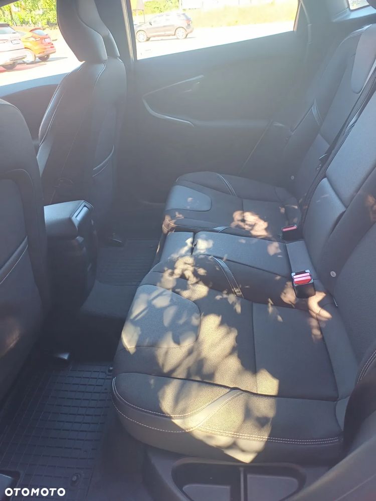 Volvo V40 D2 - 15