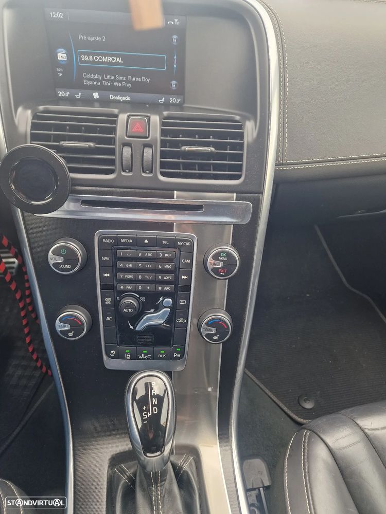 Volvo XC 60 2.0 D4 R-Design Momentum Geartronic - 9