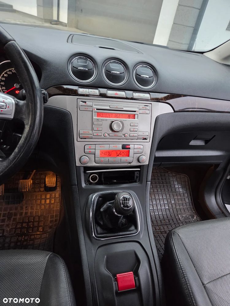 Ford Galaxy 2.0 TDCi Ghia - 36