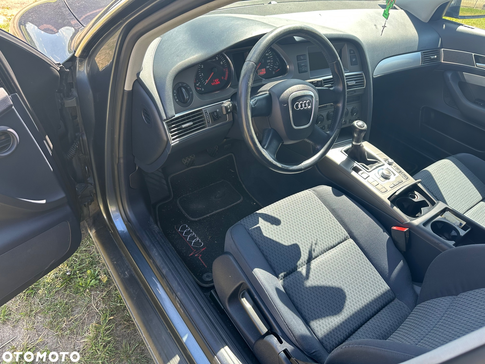 Audi A6 2.4 - 6