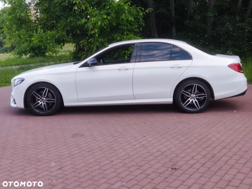 Mercedes-Benz Klasa E 220 d 4-Matic 9G-TRONIC - 11