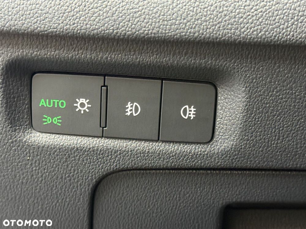 Skoda Octavia 2.0 TDI Ambition DSG - 33