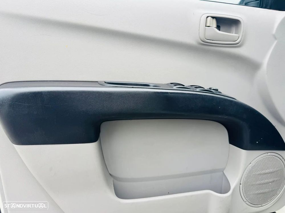 Mitsubishi L200 2.5 DI-D CD Intense AC/JLL - 17