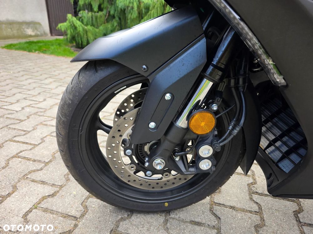 Yamaha Tmax - 19