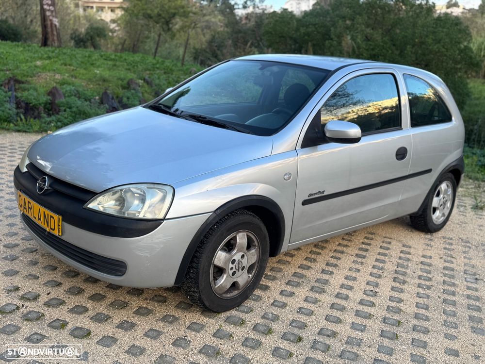 Opel Corsa 1.2 16V Confort - 2