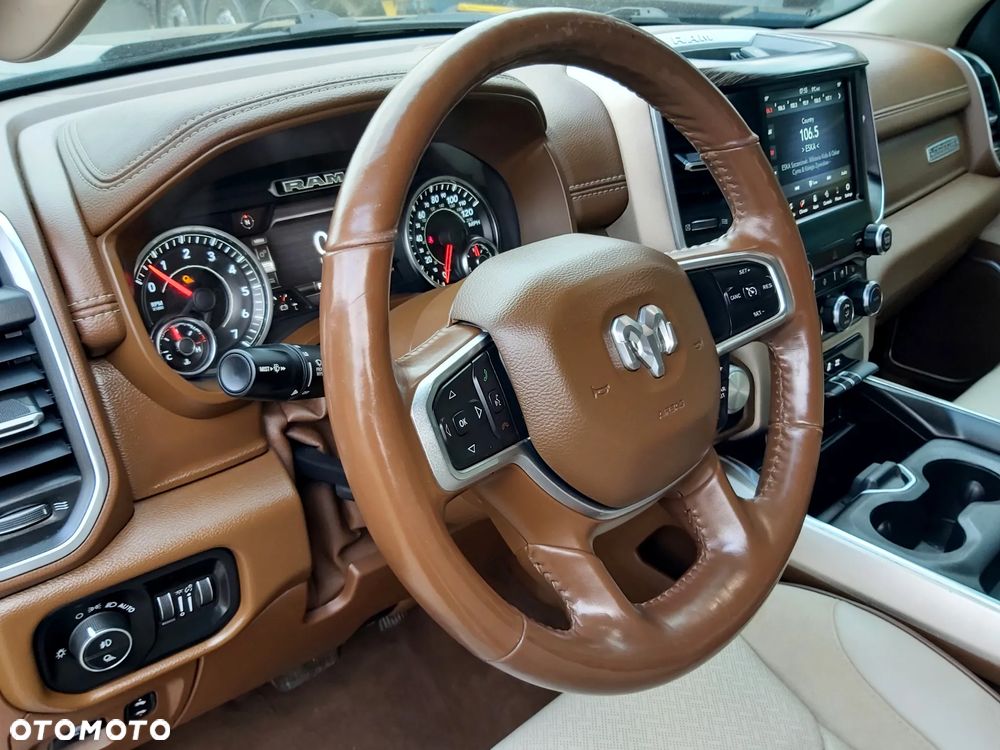 RAM 1500 Crew Cab Shortbed Laramie - 28