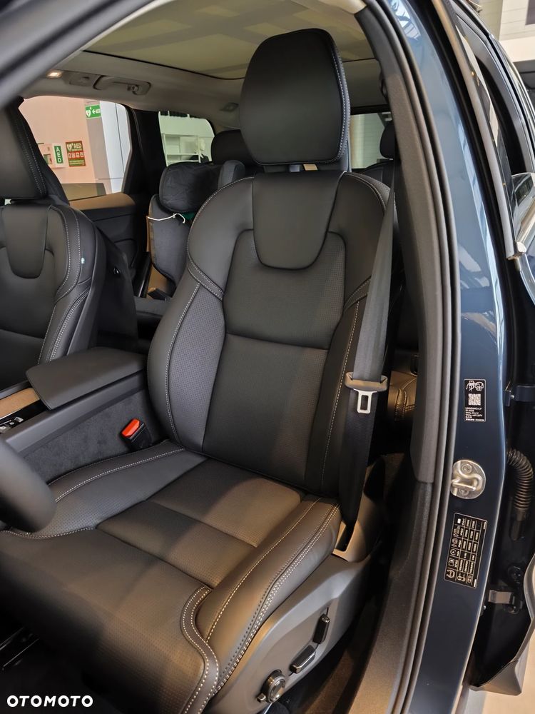 Volvo XC 60 B5 B AWD Ultra Bright - 11