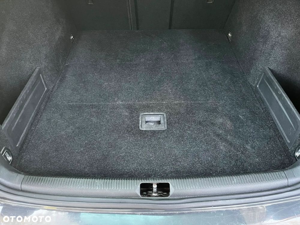 Volkswagen Passat 2.0 TDI Comfortline DSG - 11