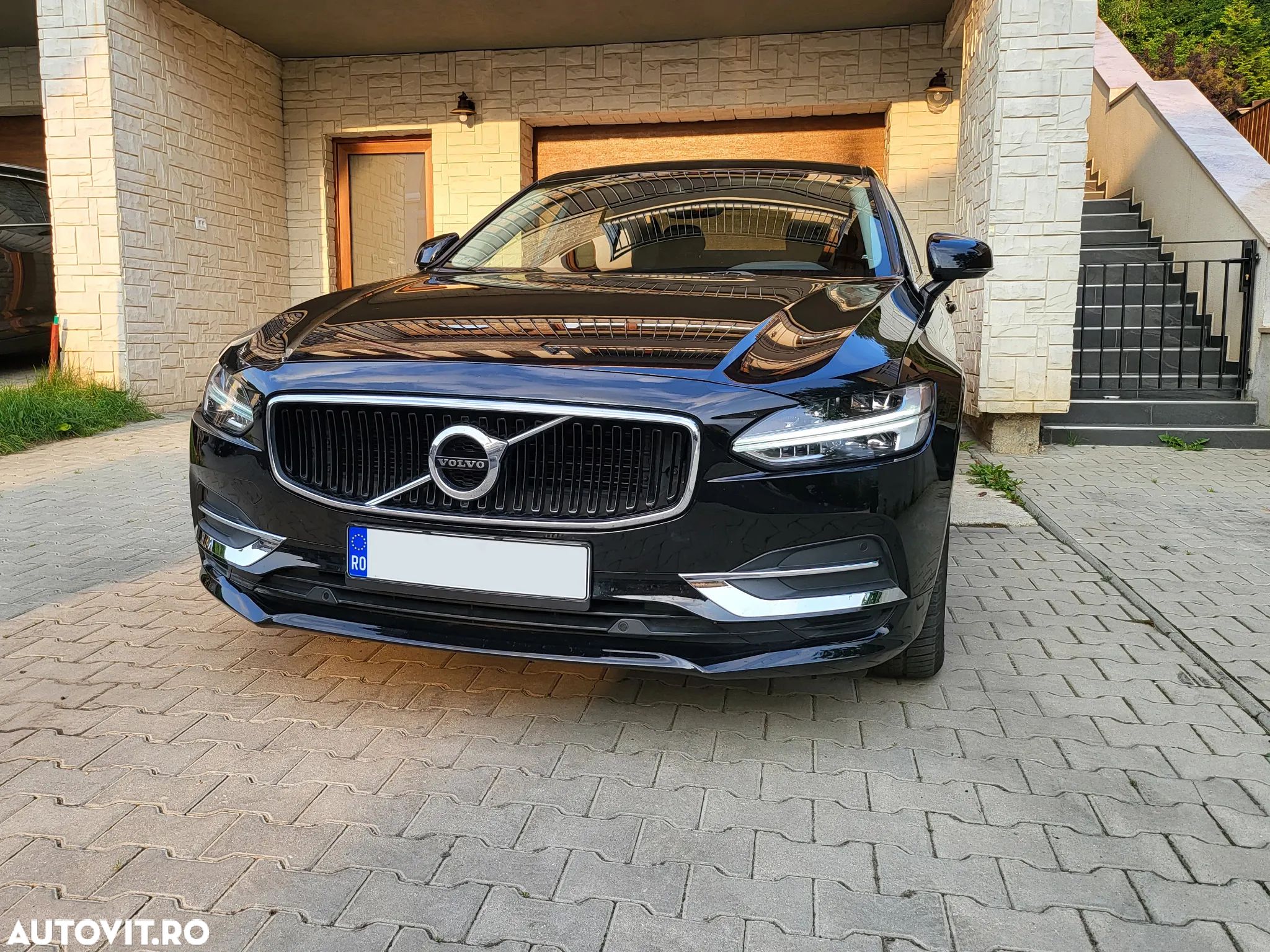 Volvo S90 D4 Geartronic Momentum Pro - 1