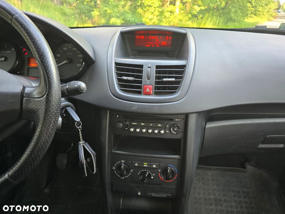 Peugeot 207 - 14
