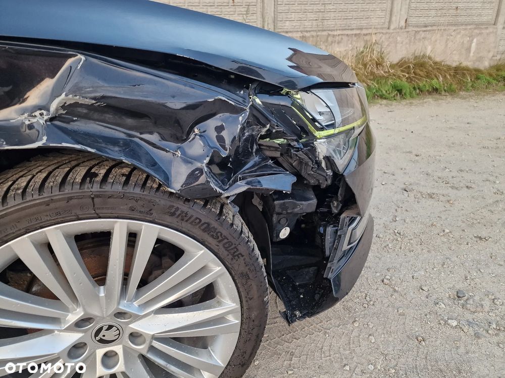 Skoda Superb ver-combi-1-4-tsi-iv-dsg-style - 25