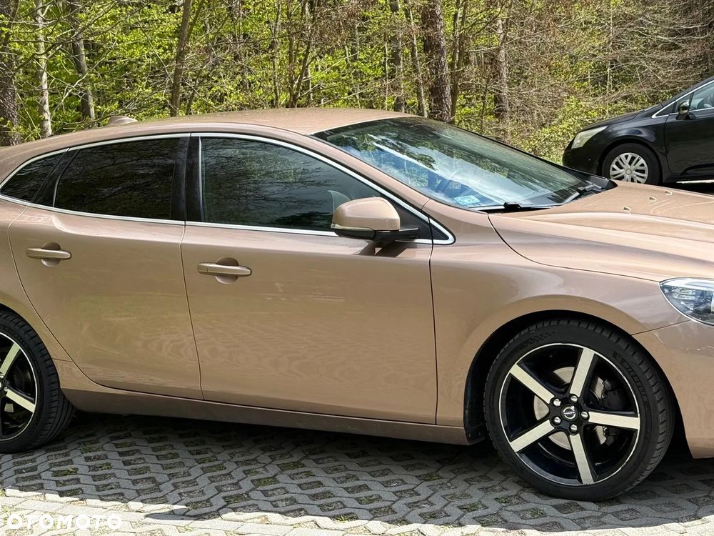 Volvo V40 T3 Drive-E Momentum - 9