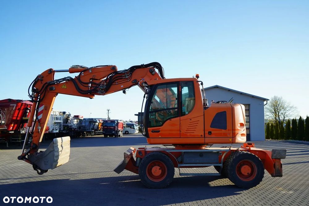 Liebherr A914 COMPACT / KOPARKA KOŁOWA / KOMPLET ŁYŻEK/ ORYGINALNY FABRYCZNY LAKIER / KLIMATYZACJA / KAMERY - 12