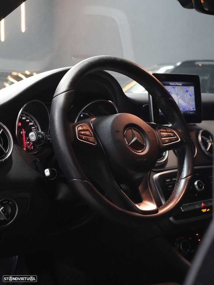 Mercedes-Benz CLA 180 d Shooting Brake Urban Aut. - 16