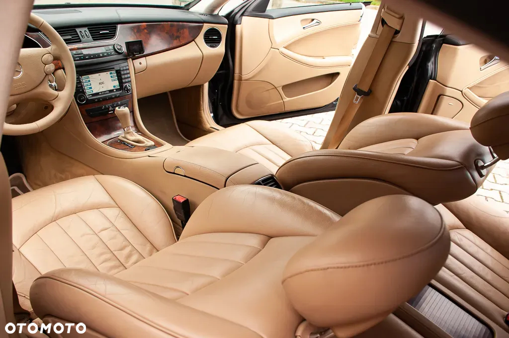 Mercedes-Benz CLS 350 - 32