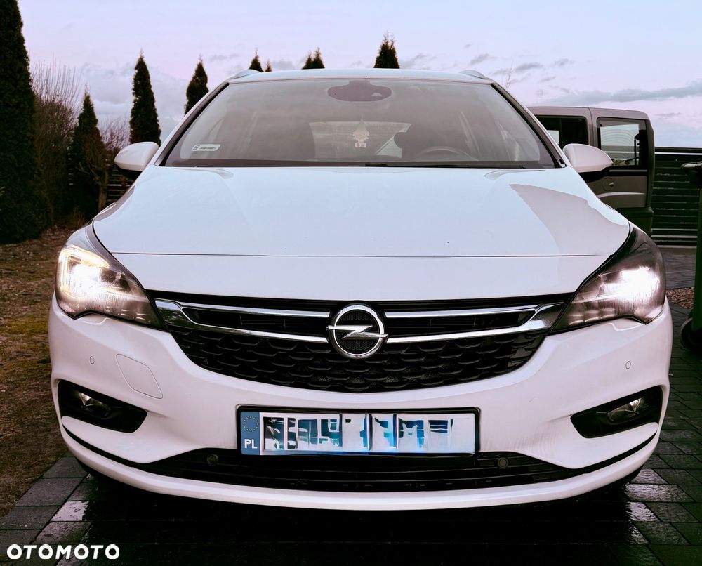 Opel Astra 1.6 CDTI Dynamic - 1