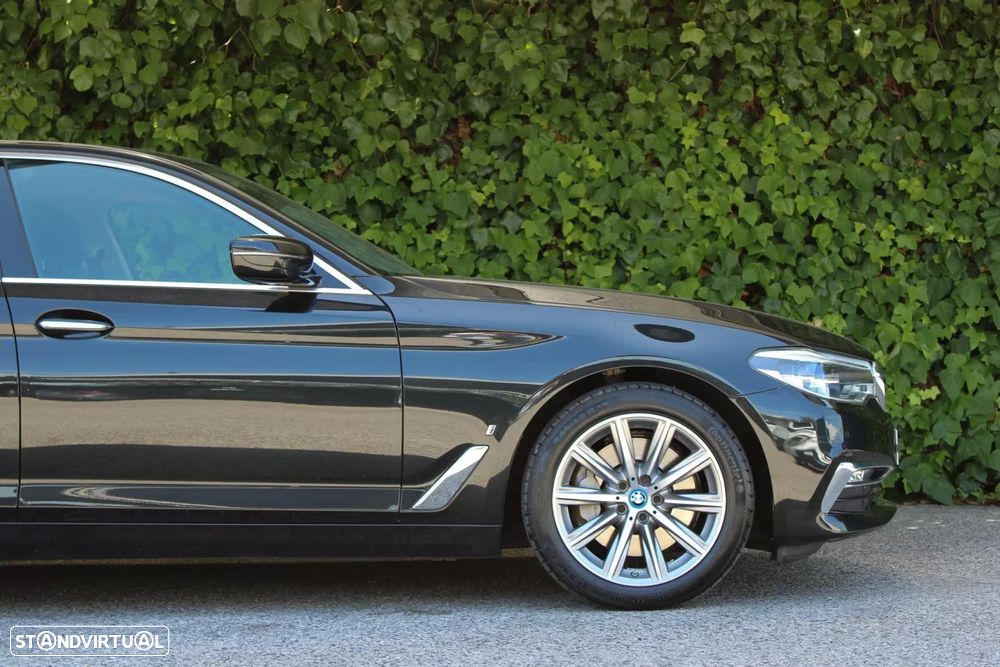 BMW 530 e iPerformance Line Luxury — fotografia 9