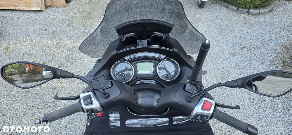 Piaggio MP-3 - 5