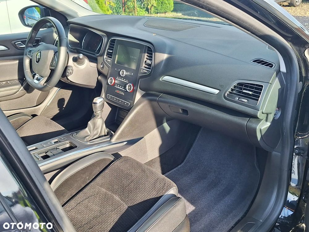 Renault Megane ENERGY TCe 130 Start & Stop Paris Business - 8