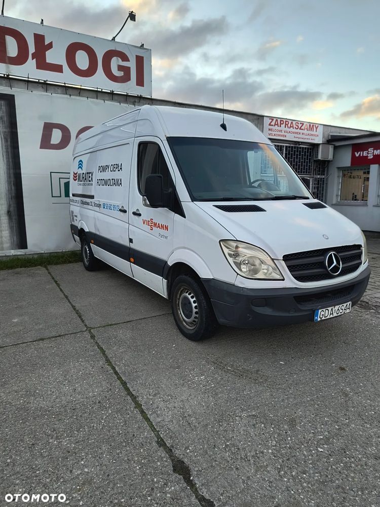 Mercedes-Benz Sprinter - 2