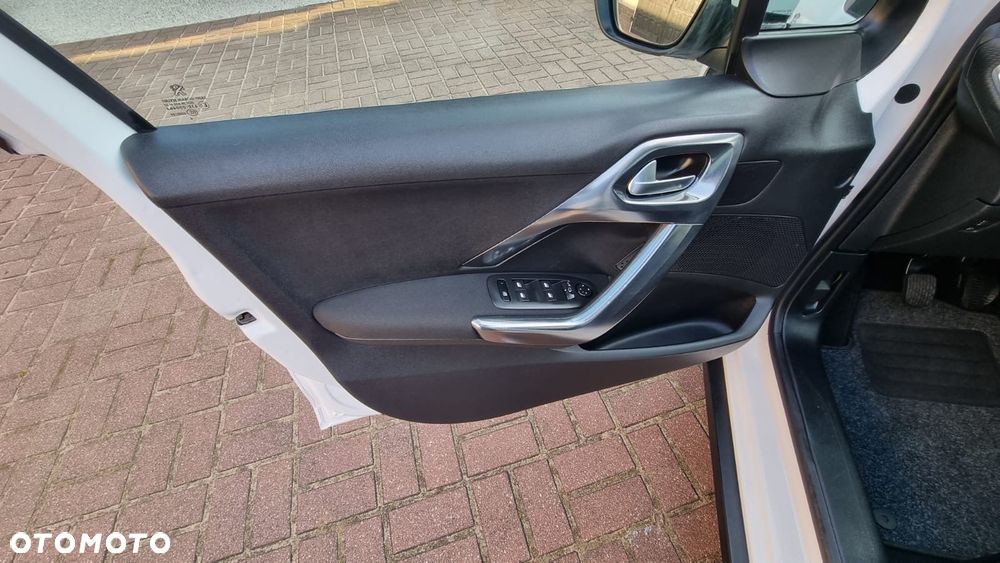 Peugeot 2008 1.6 BlueHDi Allure - 12