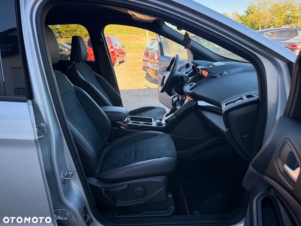Ford Kuga 2.0 TDCi 4x4 ST-Line - 25