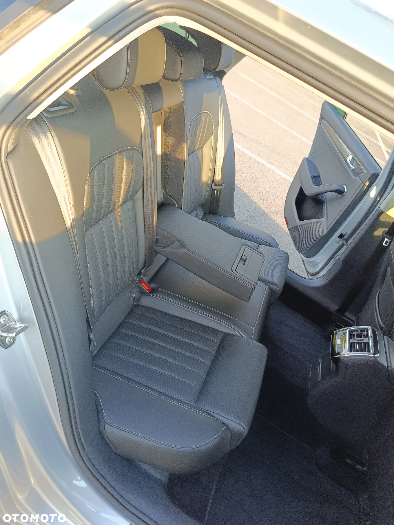 Skoda Superb Combi 2.0 TDI DSG Premium Edition - 20