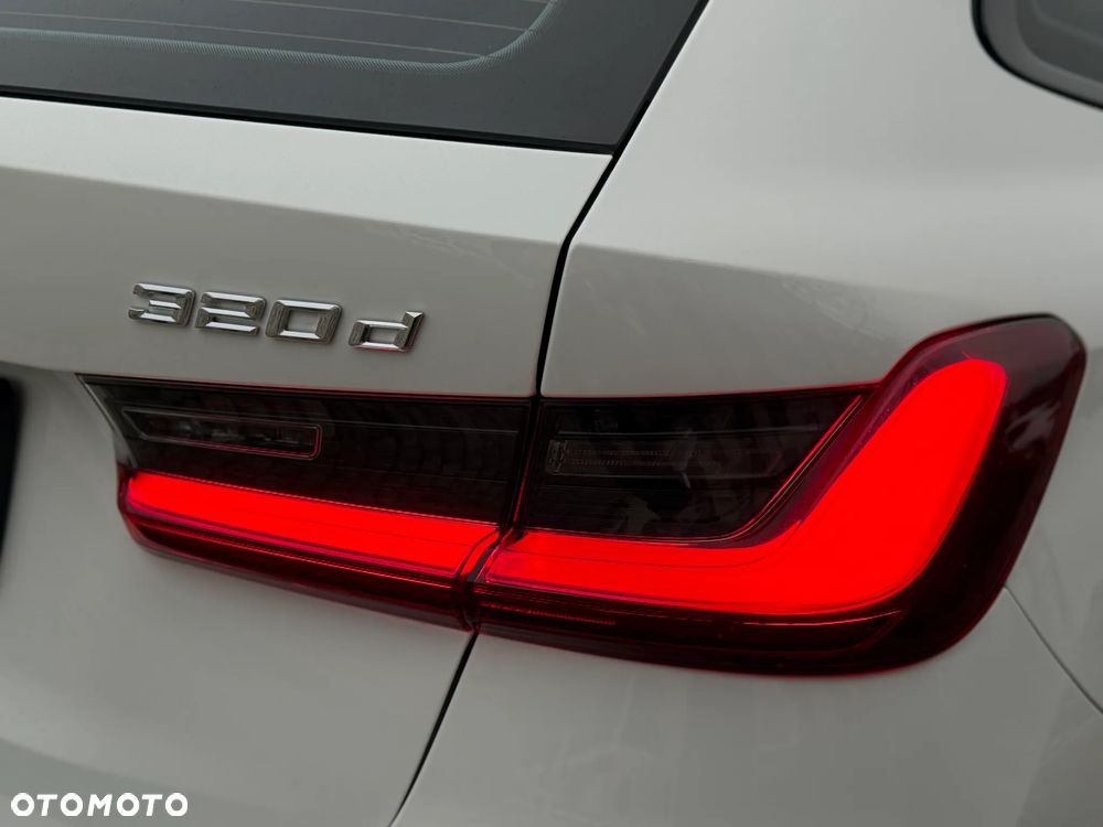 BMW Seria 3 320d xDrive Sport Line - 9