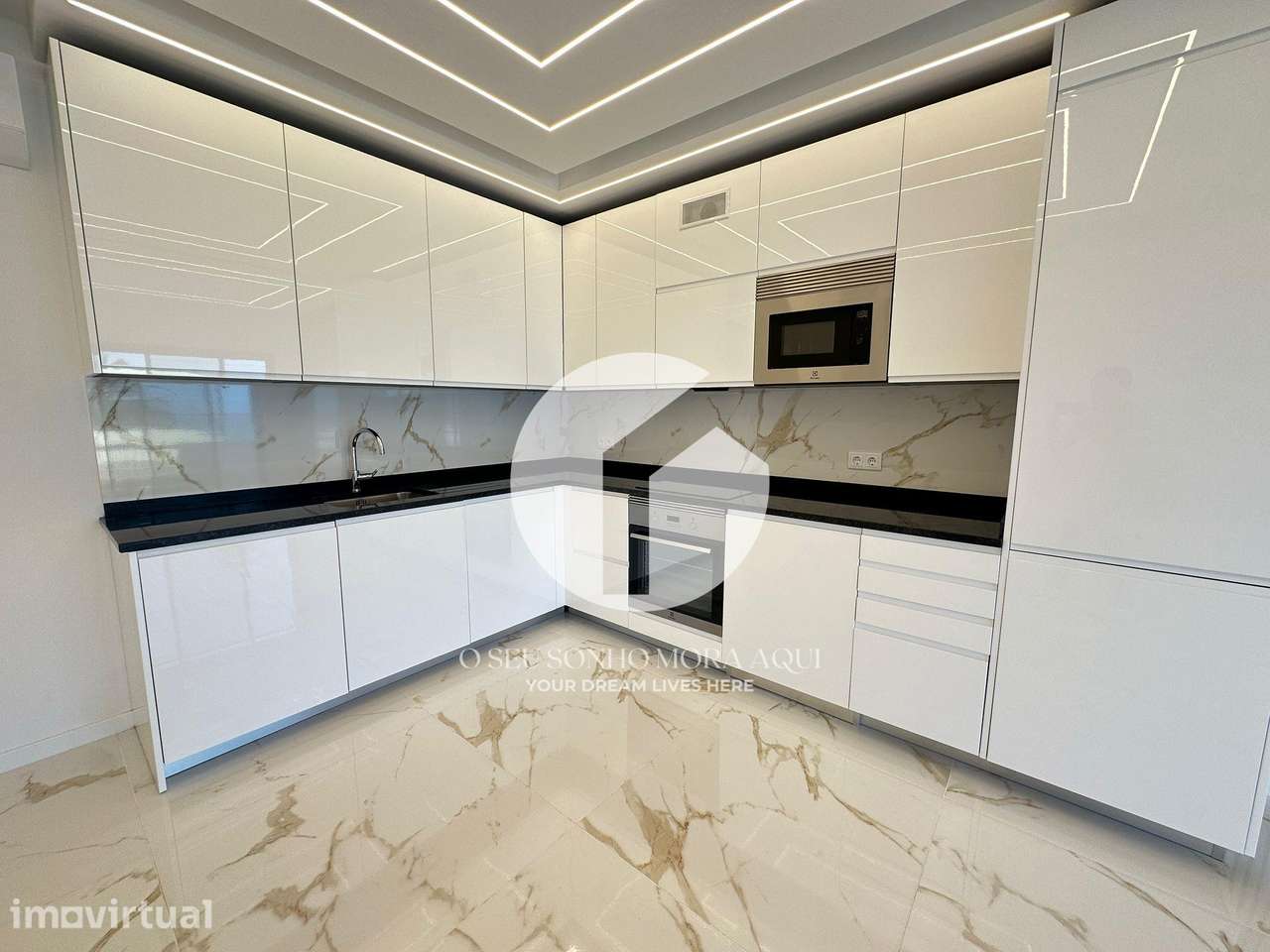Apartamento T3 em Quarteira - Primeira Linha do Mar - Grande imagem: 3/18