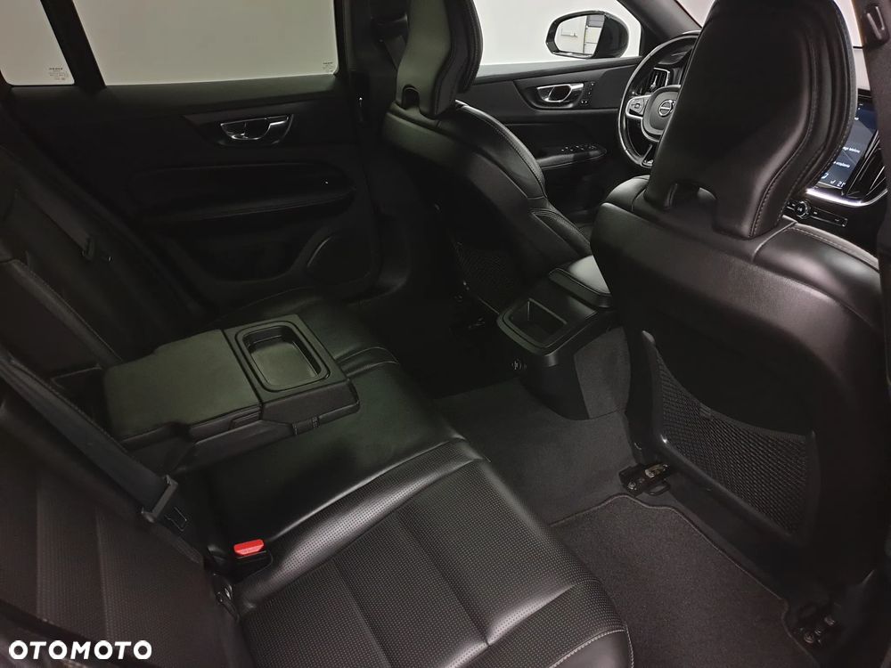 Volvo V60 D3 Geartronic R-Design - 27